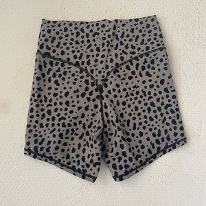 Balance Athletica snow leopard short